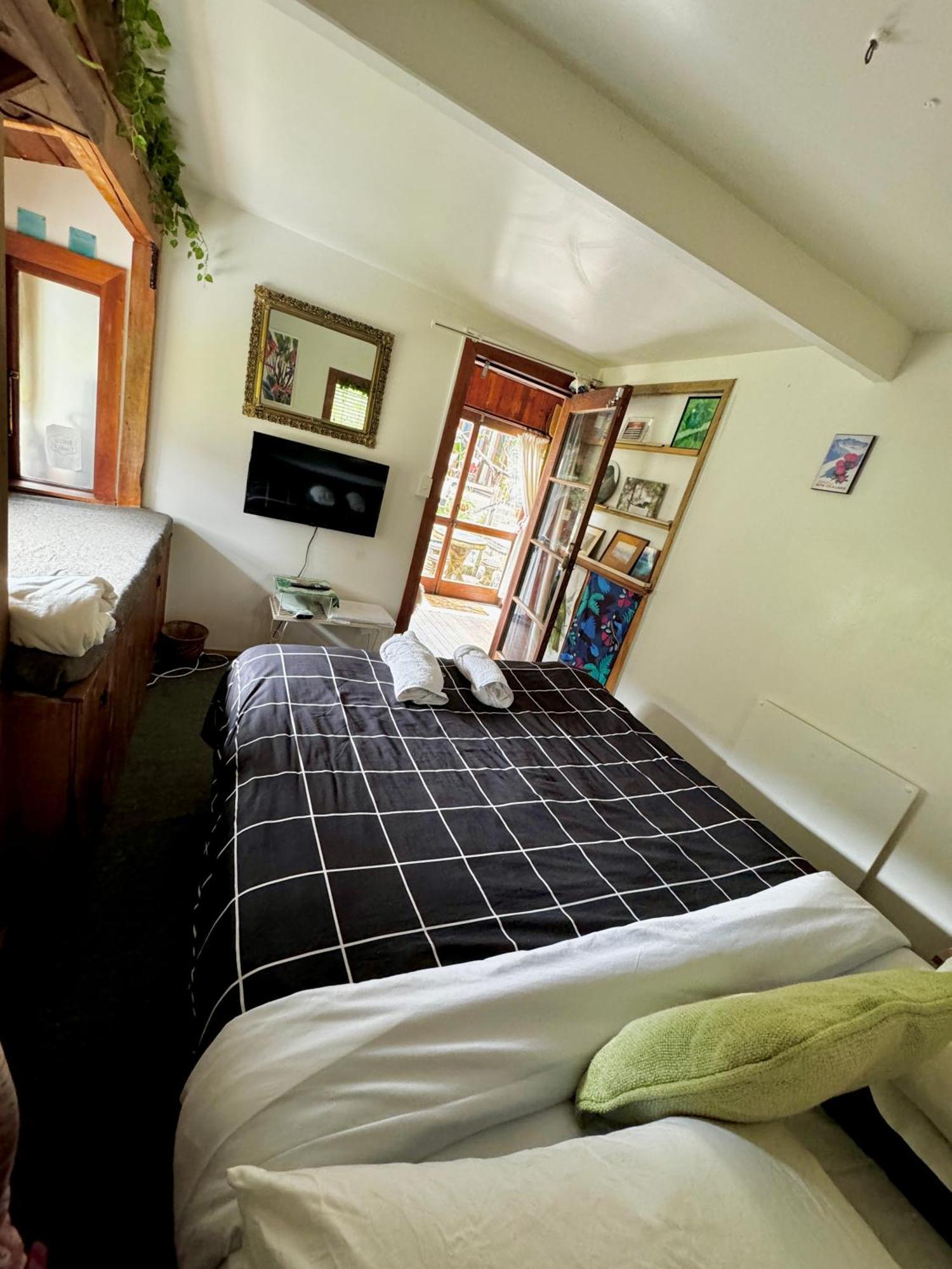 Waiheke Island Guesthouse Ostend Esterno foto